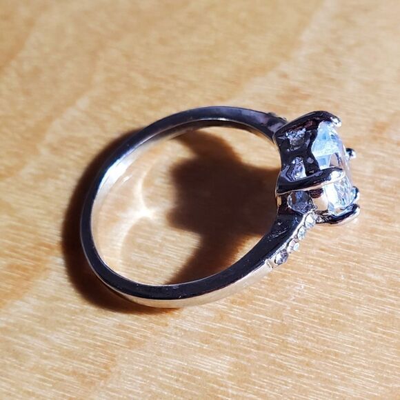 Elegant Heart Diamond White Baguette Diamonds on Ring Cocktail Ring 925 Silver - Picture 5 of 6